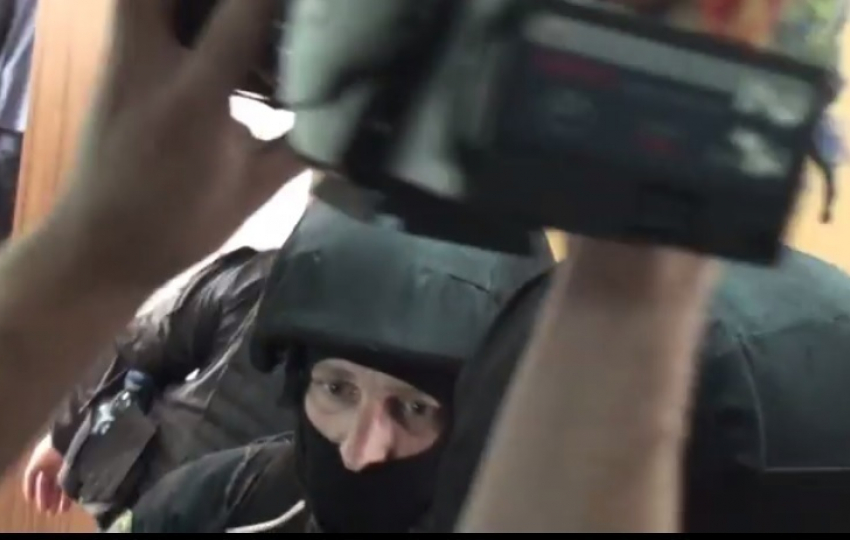 На заседании суда по делу Платона произошла стычка между охраной и журналистами