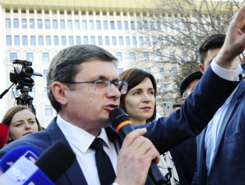 Игорь Гросу: вот как он любит Молдову и ее народ