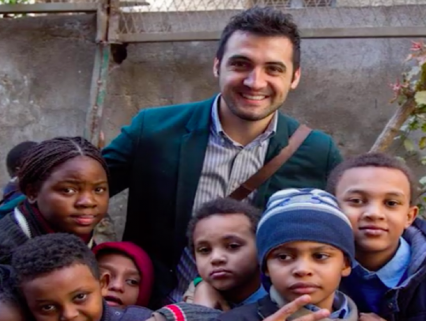 Доброволец из Молдовы открыл в Каире школу для детей-беженцев из Судана