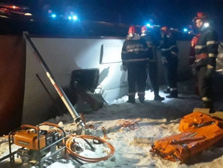Автобус с молдаванами перевернулся в Румынии: один человек погиб, шестеро ранены