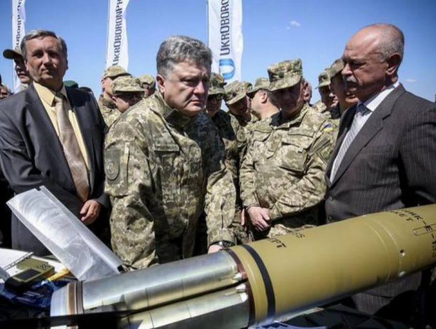 Украина угрожает - Порошенко объявил о наличии ракет, способных поражать цели на расстоянии в тысячу километров