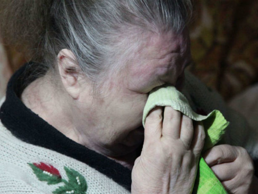 Жестокое избиение женщины в своем доме на севере Молдовы произошло из-за долгов сына