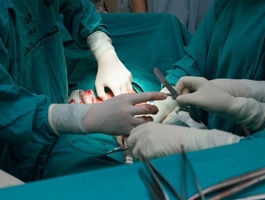 Ребенок, родившийся с зеркальным расположением органов, умер после операции в Кишиневе