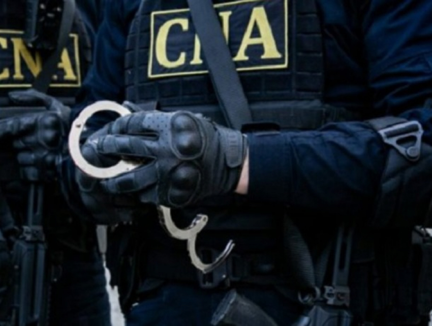 Адвокат из Кишинева подозревается в вымогательстве 3000 евро