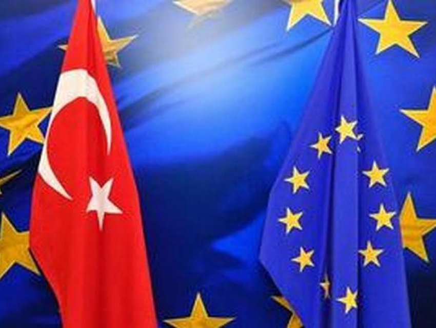 Йоханнес Хан предложил прекратить переговоры о вступлении Турции в ЕС