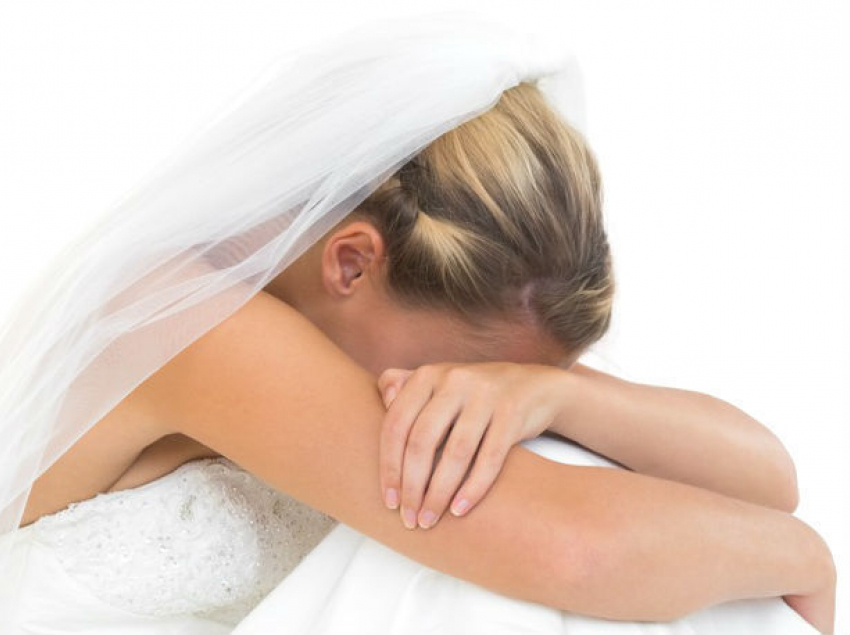 Жуткая брачная ночь: похищенная гостями свадьбы невеста пострадала в аварии