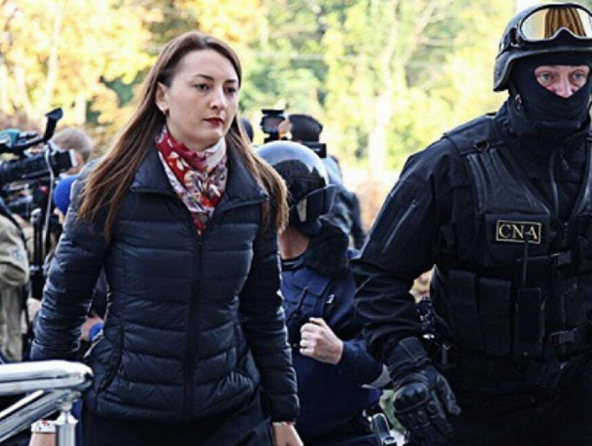 Срочно: «прокурор Демпартии» Адриана Бецишор тайно бежала из Молдовы