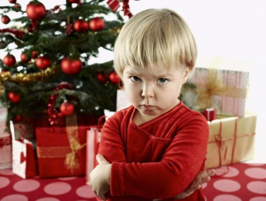 Когда подарки не радуют: ребенок вызвал полицию, чтобы арестовать Деда Мороза