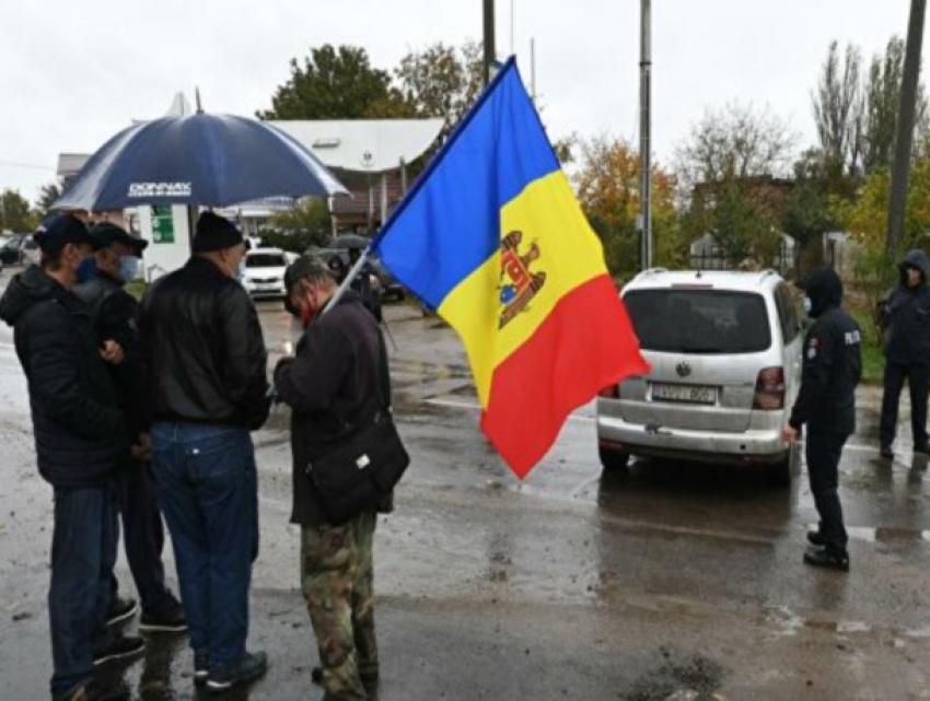 Радикальные ксенофобы снова намерены помешать голосованию в Варнице