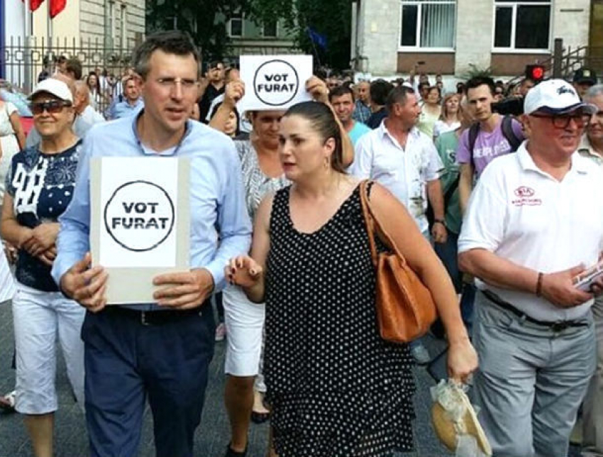 «Политические трупы» после сокрушительного поражения вышли на улицы Кишинева