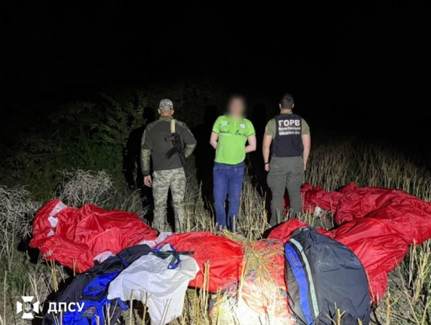 Украинец попытался хитростью перелететь молдавскую границу на параплане
