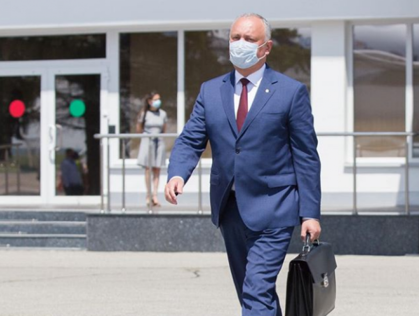 Президент Молдовы полетел в Москву с краткосрочным визитом