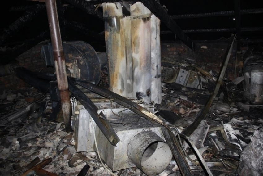 Опубликованы фото из пекарни на Чеканах, где вчера произошел пожар 