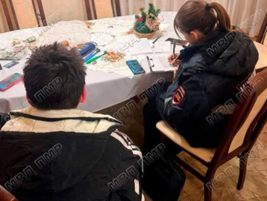 Тираспольские школьники «обнулили» чужой кошелек на 16 тысяч рублей - потратили на сладости