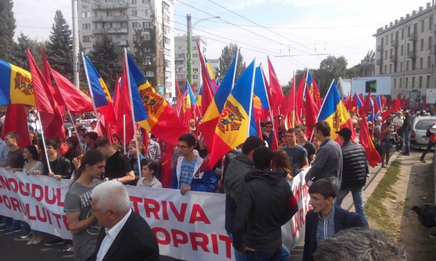LIVE! Марши колонн ПСРМ и Нашей партии 