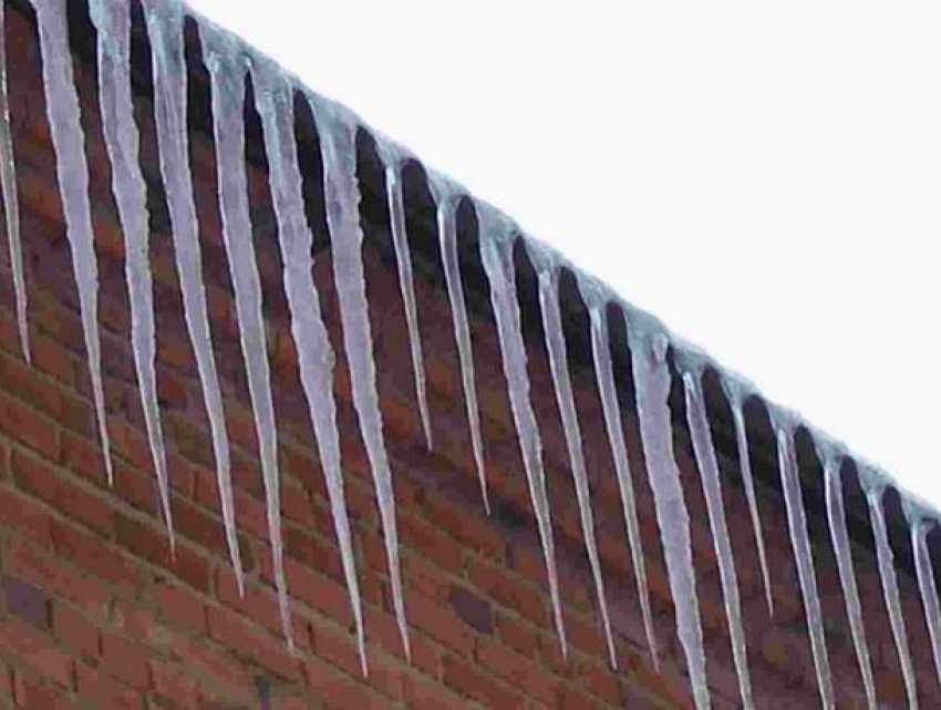  С приходом зимы над головами столичных жителей вновь нависла угроза 