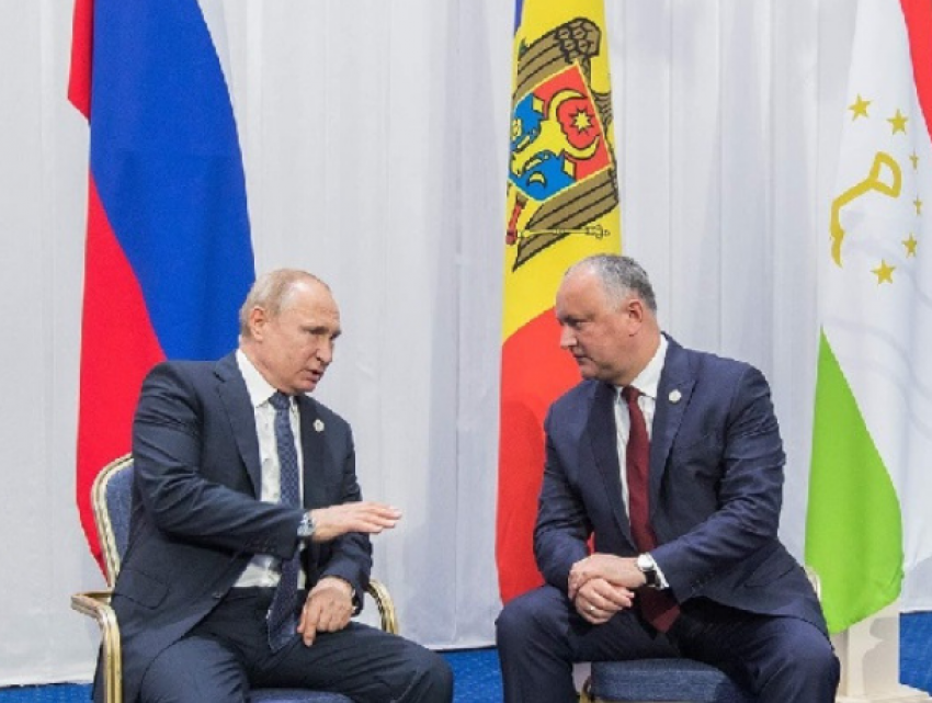 Владимир Путин и президент Молдовы Игорь Додон провели встречу на саммите ЕАЭС