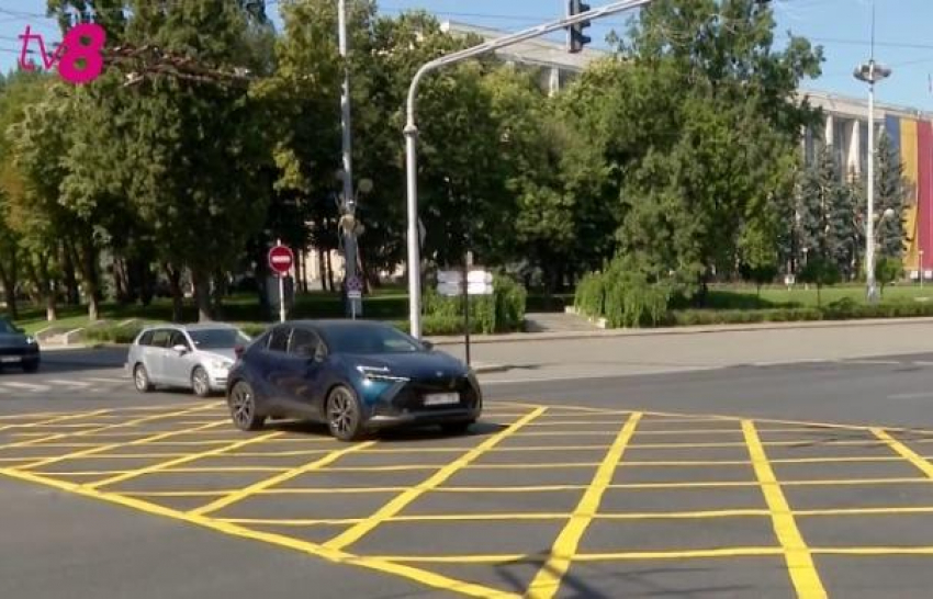 В центре Кишинёва появилась новая дорожная разметка: что она означает