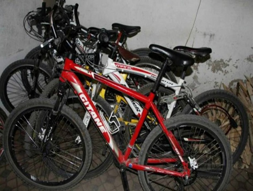 Обычный школьник украл множество велосипедов из подъездов многоэтажек