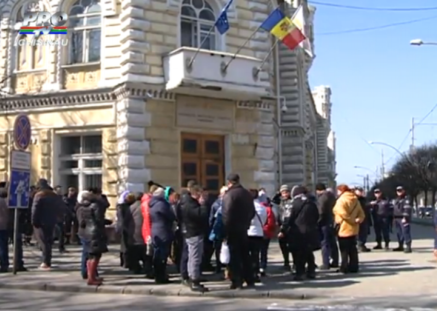 Продавцы Центрального рынка провели протест у примэрии 