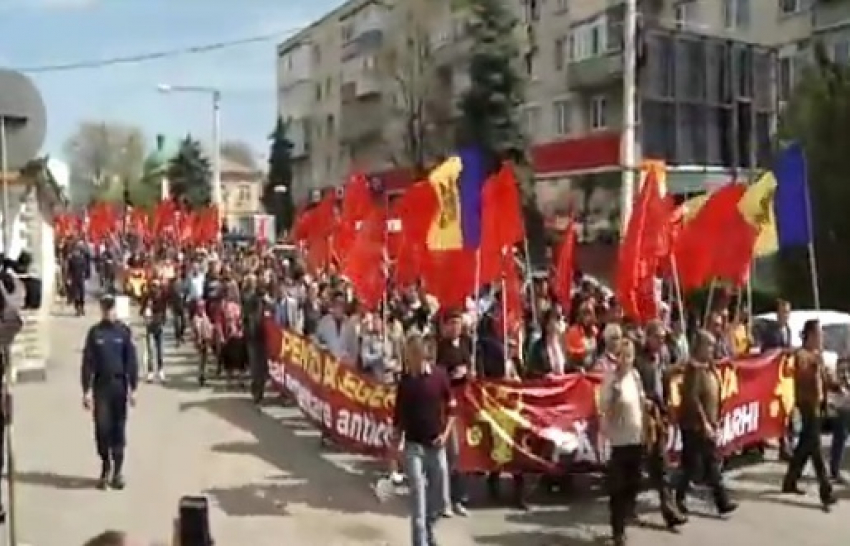 Тысячи жителей Сорок приняли участие в марше за Молдову