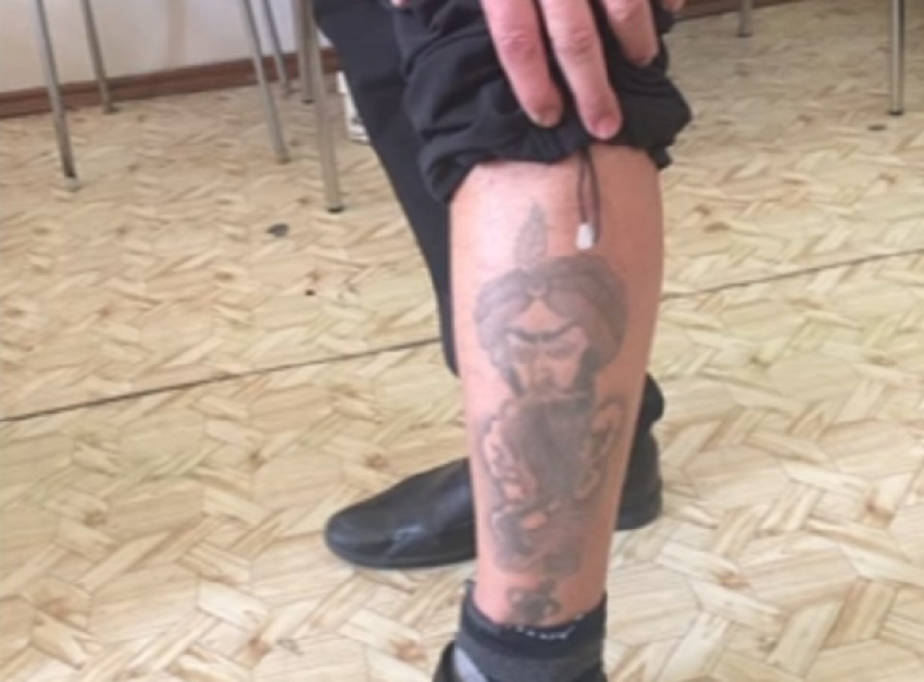 Эмиссар наркобаронов с татуировкой эмира из Казахстана прибыл в Кишинев