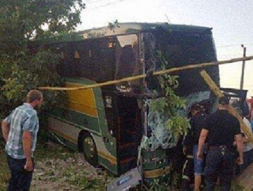 Автобус с туристами из Молдовы разбился на западной Украине