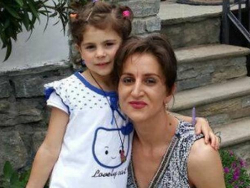 Молодая румынка жестоко расправилась с дочерью и покончила жизнь самоубийством 