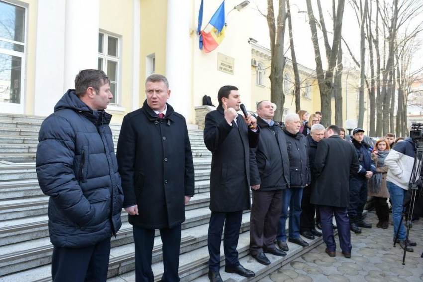 Односталко: Власти предлагают гражданам Молдовы заплатить за лечение или умереть