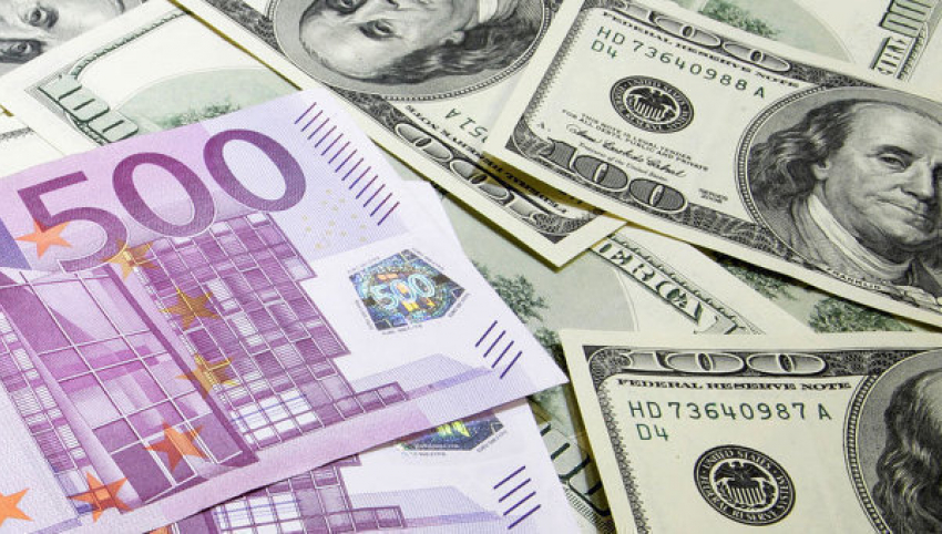 Жители Молдовы выручат еще меньше денег при обмене валют в понедельник