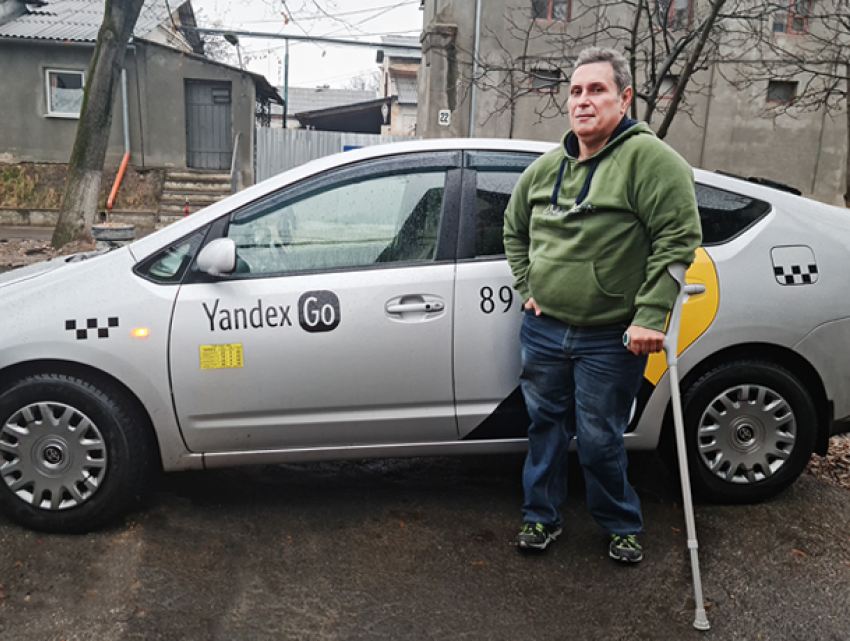 "Сначала не поверил, что помогут": как в Молдове поддержали переболевших ковидом водителей такси
