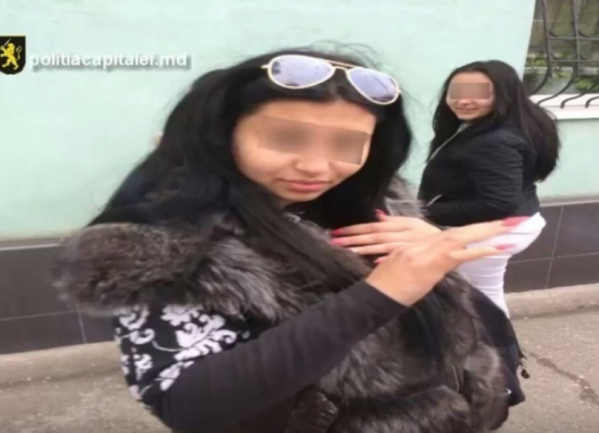 Подростка и беременную женщину задержали за воровство в маршрутках Кишинева