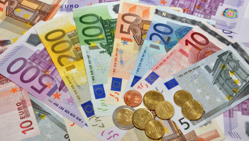 Завтра евро будет стоить почти на 50 банов дороже 