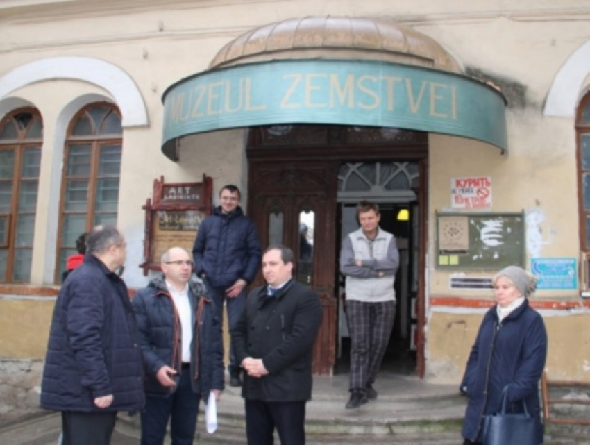 Попович обещал выделить средства на экспертизу здания бывшего Земского музея