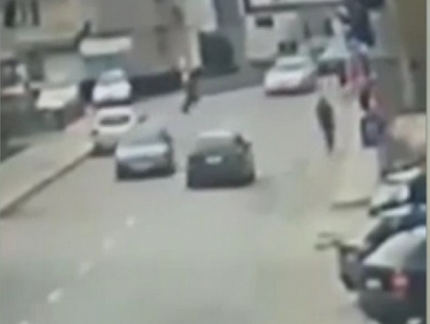 Наезд автомобиля на священника на пешеходном переходе попал на видео