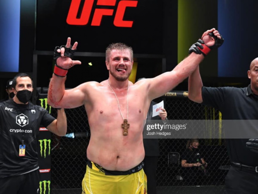 Александр Романов одержал четвертую победу подряд под знаменами UFC