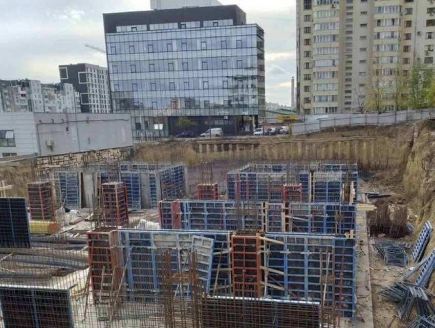 Жители столицы намерены судиться с примэрией из-за нарушений и упущений чиновников