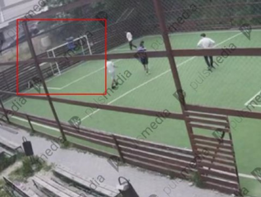 Стали известны детали гибели мальчика в Кишиневе, которого придавило футбольными воротами