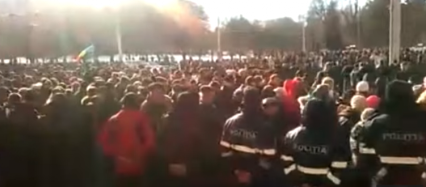 Участников митинга Демпартии освистали в центре Кишинева 