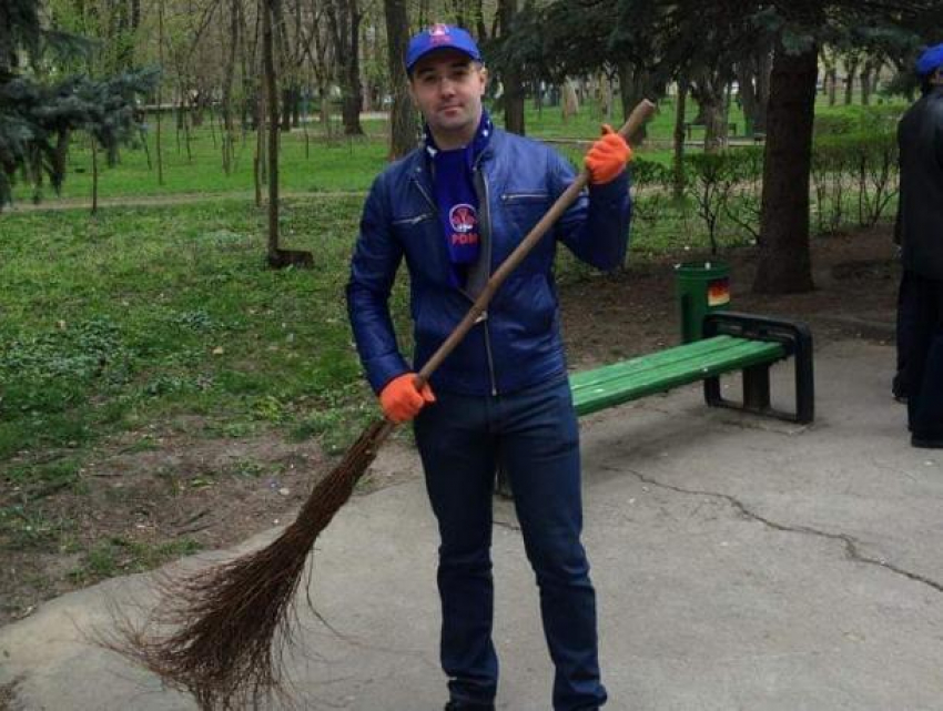 Депутат Сергей Сырбу пообещал новый «кошмар", но ему отключили микрофон
