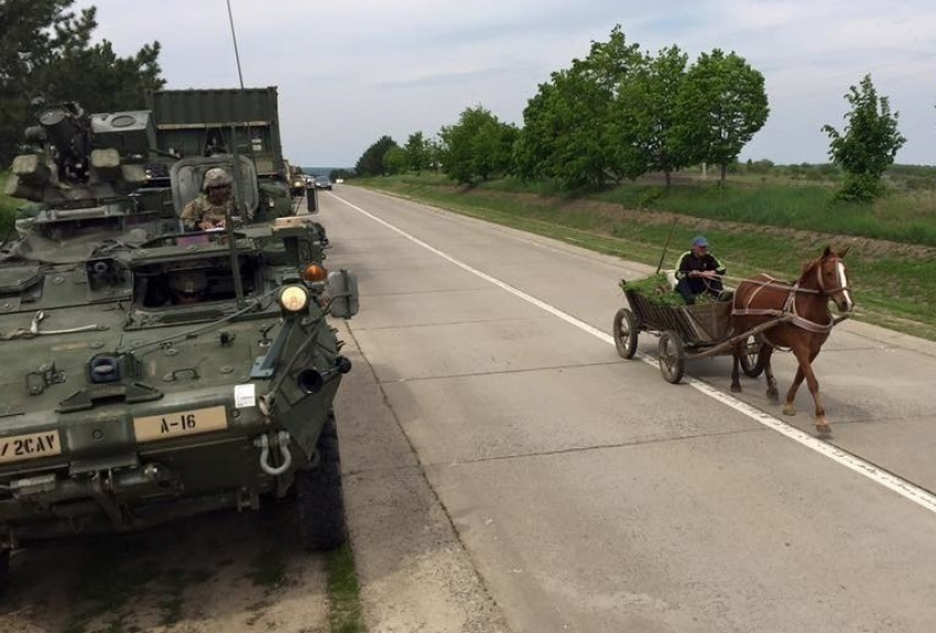 Американская военная техника продолжает продвигаться вглубь Молдовы