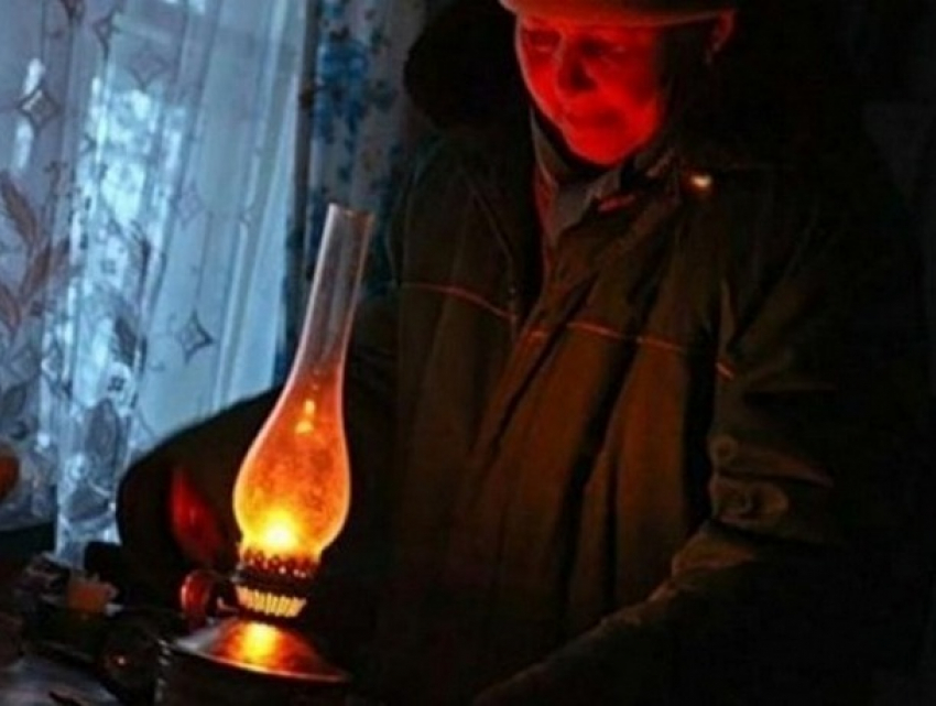 Темная среда: десятки тысяч жителей столицы и 17 районов Молдовы останутся без света