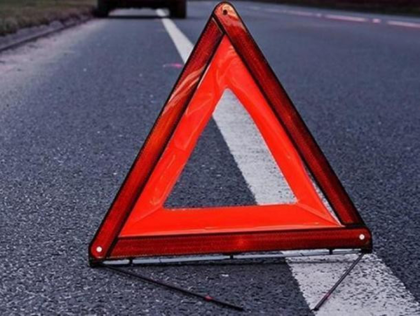 В Рышканском районе водитель микроавтобуса насмерть сбил 69-летнего пешехода