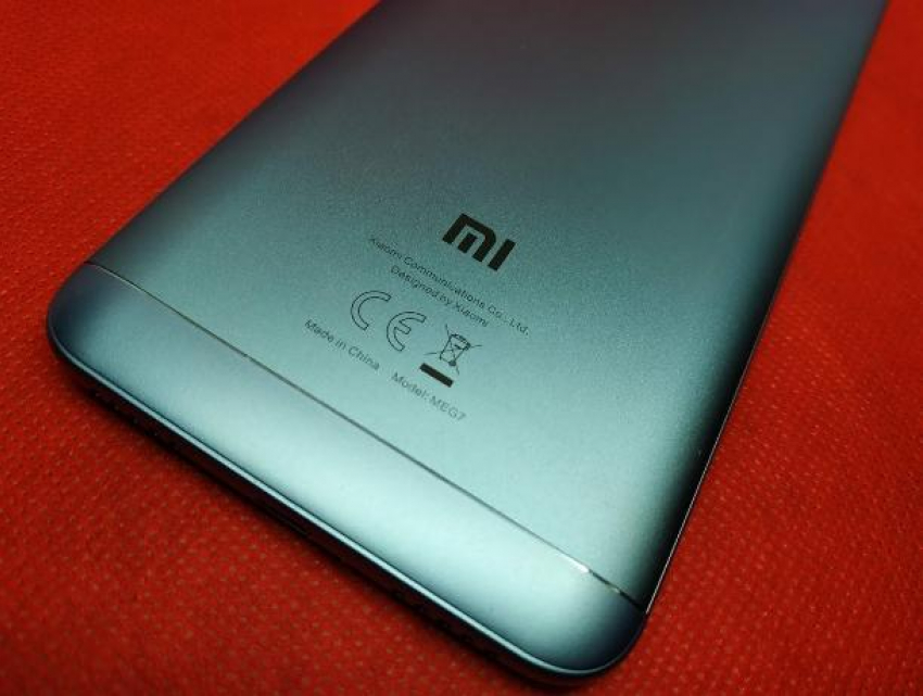 Фанат бендерской команды украл мобильник у ее футболиста