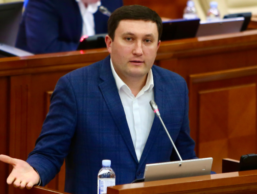 Односталко: Власти должны объяснить планы по повышению пенсионного возраста 