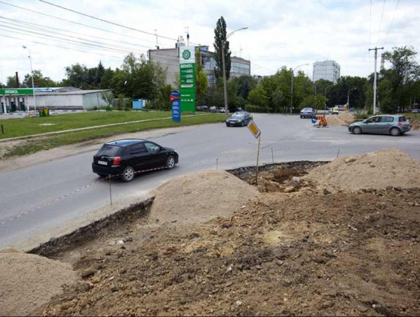 В Кишиневе водители обезвредили наркомана, крушившего автомобили