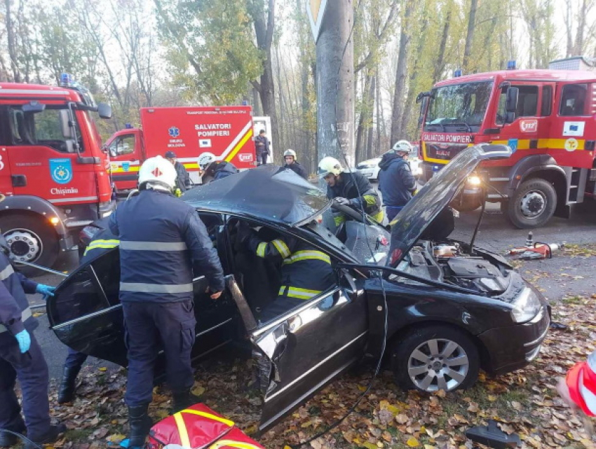 Один человек погиб в результате ДТП в Кишиневе с участием автомобиля с правительственными номерами