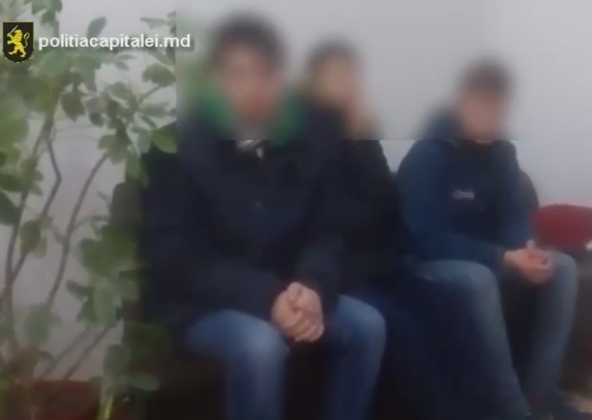 Три подростка в Кишиневе задержаны по подозрению в воровстве из машин