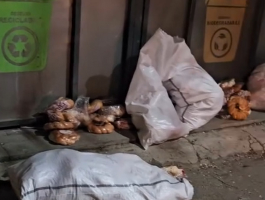 Мешки калачей в мусорках: как Молдова празднует Пасху на фоне массового недоедания 