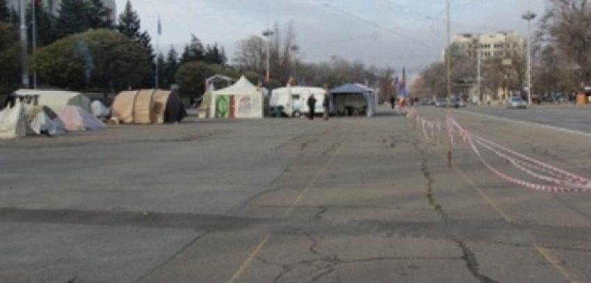 Протестующие на ПВНС не торопятся убирать палатки для ремонта дороги